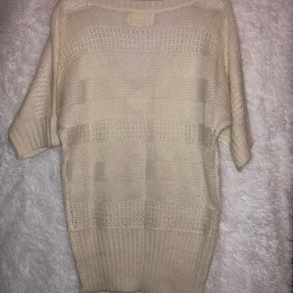 Knitted V-neck Sweater - Picture 2 of 4